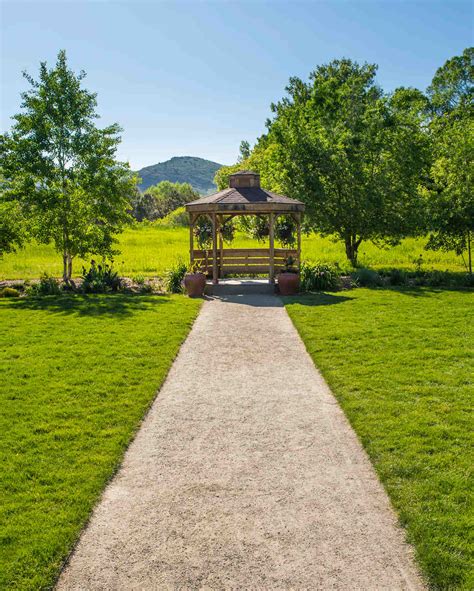 18 Beautiful Botanical Garden Wedding Venues Martha Stewart Weddings