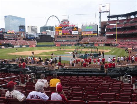 Busch Stadium Home Field Box 152 Seat Views Seatgeek