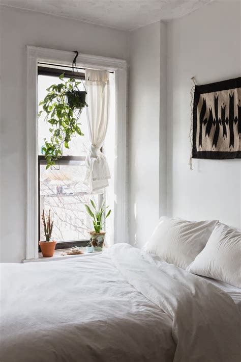 Horton is flexing a few small space design secrets. The Best Pinterest Bedroom Ideas for 2019 | Small room bedroom, Minimalist bedroom, Decorating ...