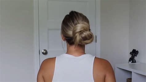 How To Tie Your Hair Without A Hair Tie 4 Different And Cute Ways Upstyle