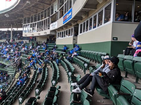 chicago cubs club seating at wrigley field