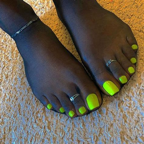 black girl feet фото в формате jpeg большой выбор качественных фото