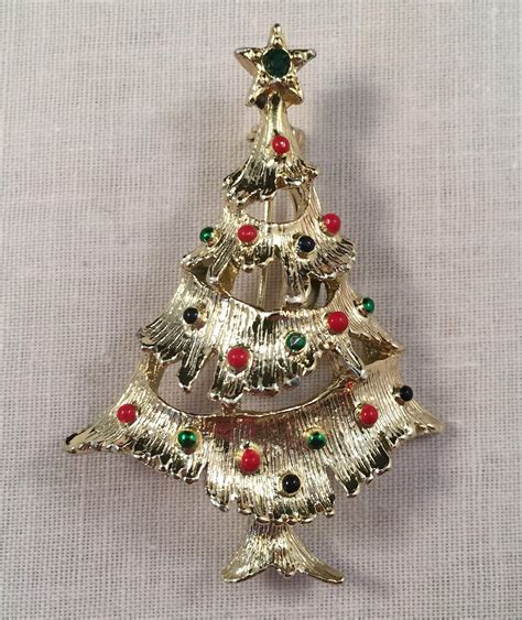 vintage signed gerry s goldtone christmas tree brooch etsy vintage signs gold tones pretty