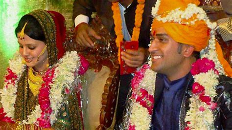 July When Ms Dhoni And Sakshi Rawat Got Married In Secret