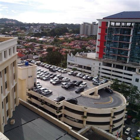 The ministry of health has announced that queen elizabeth hospital 2 has become the third medical facility cluster in sabah. Parking Lot Hospital Queen Elizabeth II - Kota Kinabalu, Sabah