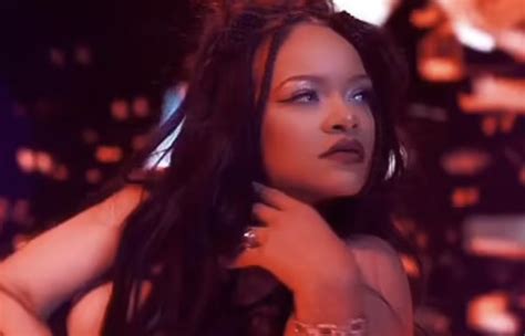 Watch Rihanna Flaunts Her Boobs And Curves In Latest Thirst Trap To Promote Savage X Fenty S