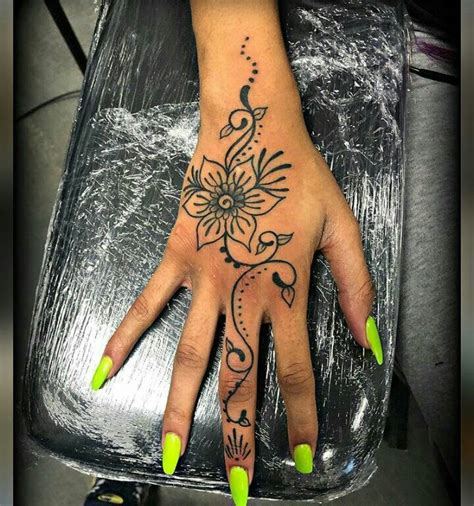 20 hand tattoo ideas from the celebrities that love ink artofit