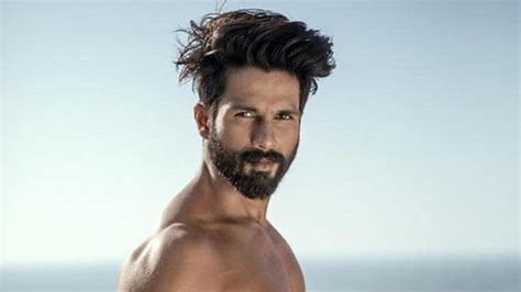 Shahid Kapoor Drops His Shirt For A Flaming Hot Picture Fans Ask For