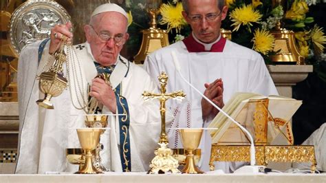 pope francis celebrates mass in philadelphia during final leg of us trip abc news