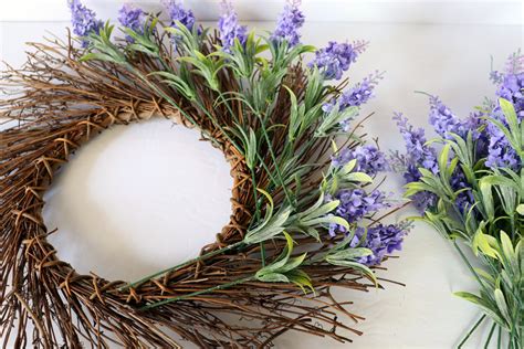 Diy Lavender Wreath Nifty Thrifty Diyer