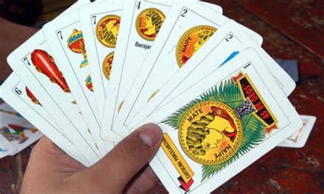 Los juegos de cartas constituyen uno de esos juegos de mesa ideales para pasar una tarde en familia o con la pandilla de amigos, tanto en casa como al aire los niños pueden jugar con la clásica baraja española, con la baraja de póker y también con esas barajas de cartas infantiles pensadas para los. Te explicamos todo sobre cómo jugar Conquian. Las reglas ...