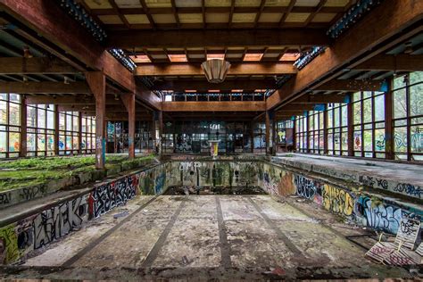 The Iconic Pool At An Abandoned Hotel Resort In Catskills Ny 5072x3381