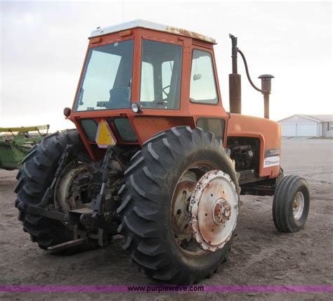 Allis Chalmers 7020 Tractor In Sublette Ks Item B5747 Sold Purple Wave