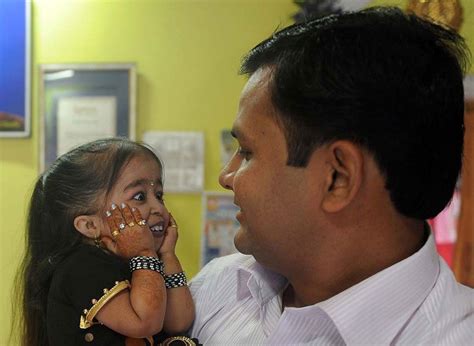 Smallest tv in world picture of the abbey court notting. World Of Technology: The Smallest Woman In The World