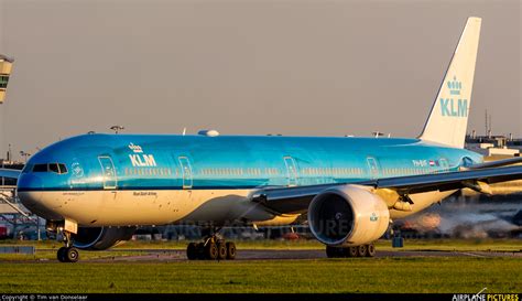 Ph Bvf Klm Boeing 777 300er At Amsterdam Schiphol Photo Id 833791