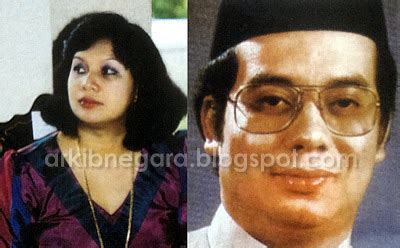 Check out this biography to know about his birthday, childhood, family life, achievements and fun facts about him. Isteri Dato' Najib Tak Takut Gossip (1984) | Laksamana ...