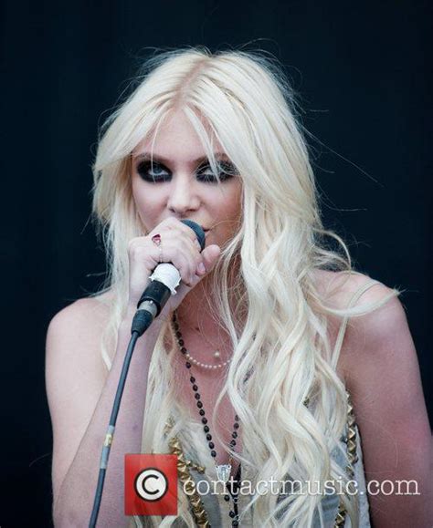 The Pretty Reckless Biography News Photos And Videos