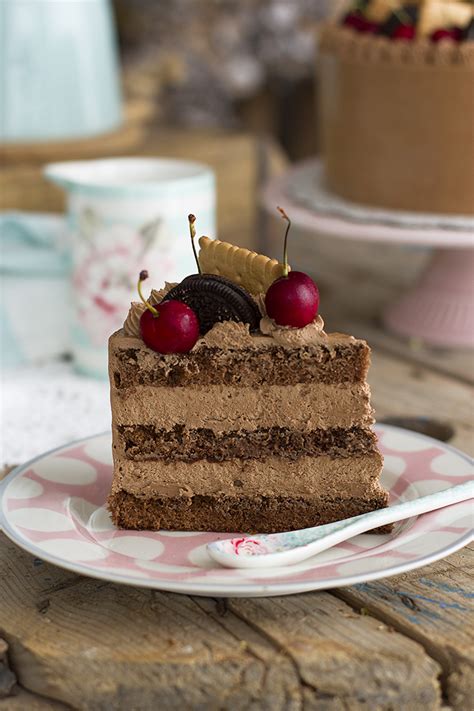 La tarta de galletas y chocolate es ideal para cumpleaños porque gusta a todos. Tarta de Chocolate y Café pastel suave y esponjoso