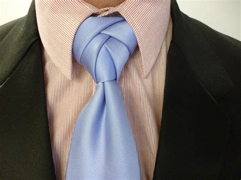 How To Tie A Necktie Novotny Knot How To Tie A Tie Step By Step Diy