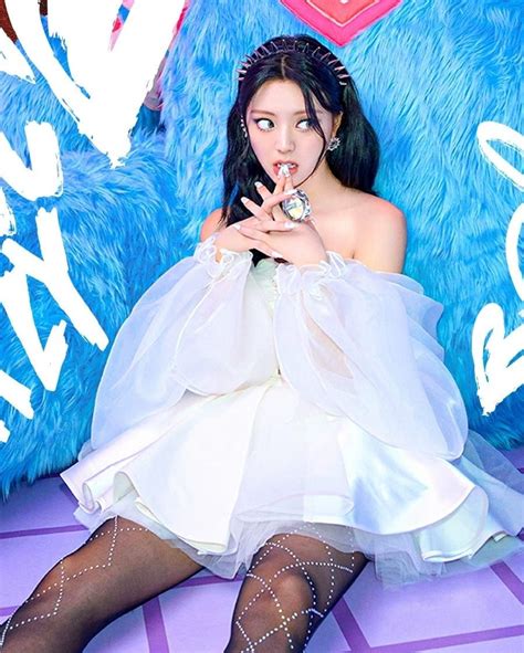 Itzy Yuna 있지 유나 On Instagram “itzy The 1st Album Loco Concept Image Yuna 💟 Title Track Loco