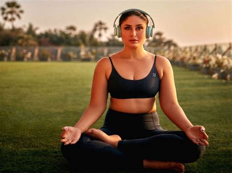 Kareena Kapoor Showcases Her Yoga Prowess