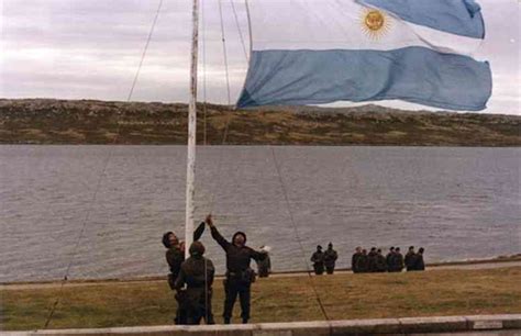 La Bandera Nacional Flameó En Malvinas Por Primera Vez Hace 201 Años Cadena Nueve Diario Digital