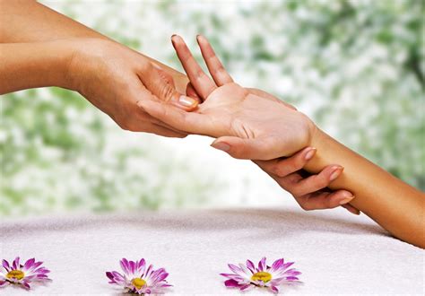 Self Treatment With Hand Reflexology • Serenella Reflexology And More