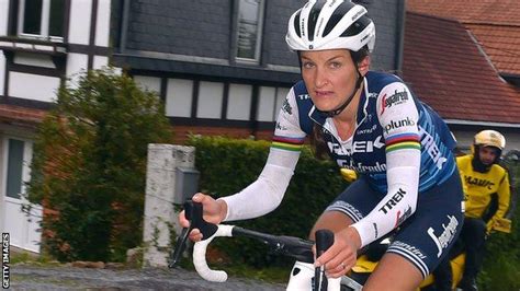 Lizzie Deignan Wins Third Gp De Plouay Title In British One Two Bbc Sport