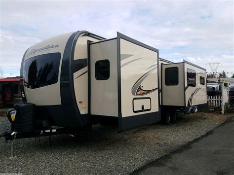 2019 Forest River Rockwood Signature Ultra Lite 8328bs Rv For Sale In