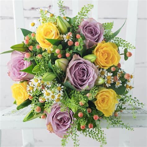 Men rarely get flowers so this type of gift is sure to stand out and it will make him feel special, showing an appreciation of his gentler side. Happy Birthday Flowers | Luxury Birthday Bouquets ...