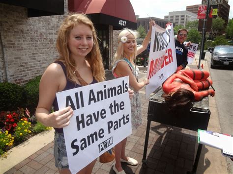 Tony S Kansas City Tkc Breaking News Peta Bbqs Nearly Naked Woman On The Plaza