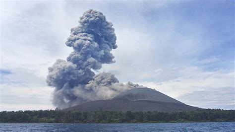 Gunung Anak Krakatau Meletus Ingatkan Kita Tragedi Dasyatnya Letusan