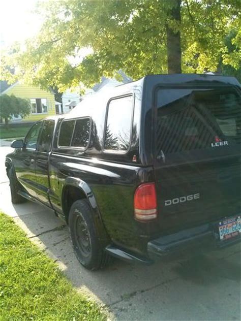 Purchase Used Black 2003 Dodge Dakota With Lee122 Camper Shell In