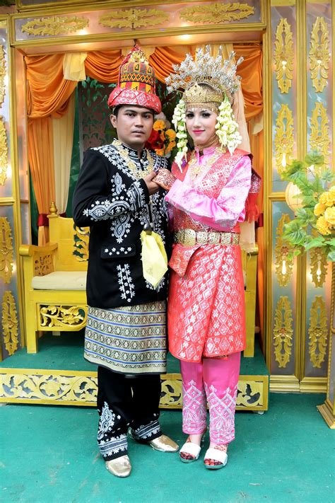 Aceh Indonesian Traditional Clothes