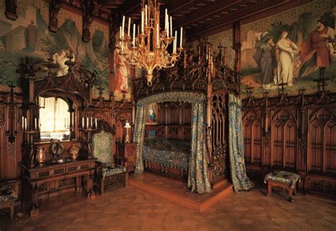 Neuschwanstein Castle Спальня в готическом стиле Викторианская
