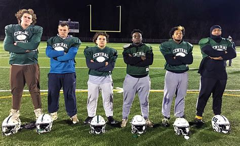 Central Catholic football’s unsung heroes up front hope to push Vikings