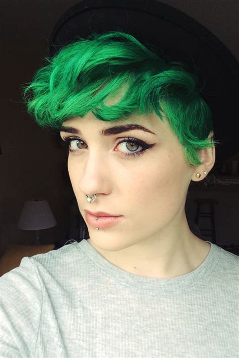 Short Green Dyed Hairstyle With Septum Short Green Hair Short Dyed