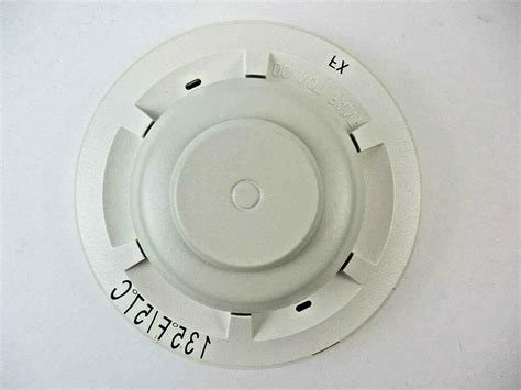 Here12 month warranty terms system sensor 5621 fixed temperature rate of rise heat detector (new). System Sensor 5600 135 Degree Fixed Temperature Rate-of-Rise,