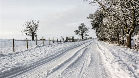 Uk Weather Snow Hits The North As Widespread Heavy Rain And Blustery