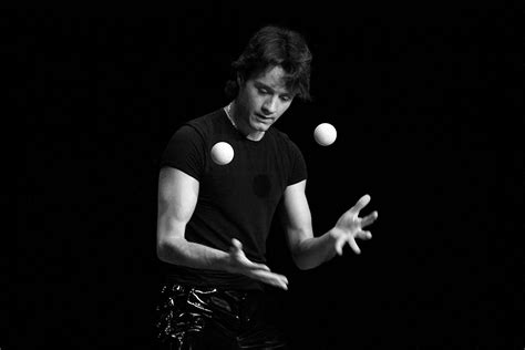 Juggling Act Artist 0179 Kara Show Art