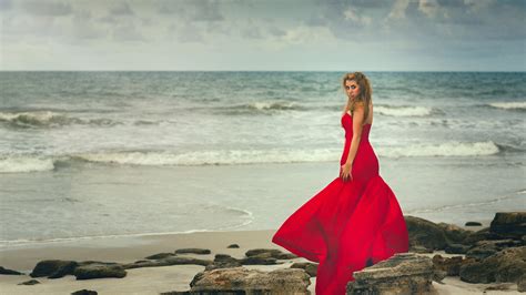free download girl red dress beach hd wallpapers new hd wallpapers [3840x2160] for your desktop
