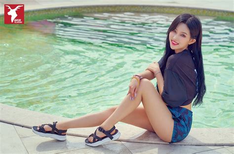Pin By Ameenmin On Soyeon In 2020 Summer Season Summer Lookbook Short Girls