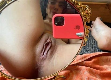 Sdruws2 Brazilian Brunette Hottie And Her Naked Selfies