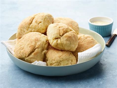 Dinner rolls are available 36, or 72 rolls per bag. No-Yeast Dinner Rolls