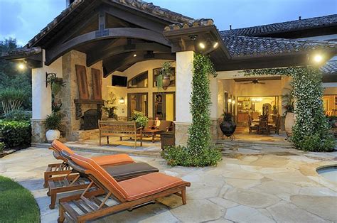 Make your outside living spaces more inviting with outdoor home decor and outdoor accents from ballard designs. Tuscan Style: Understanding Tuscan Decorating
