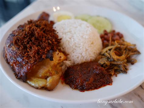 Resepi nasi lemak kukus ayam goreng berempah resepi mamak re. Rail Canteen, Kota Damansara - Bangsar Babe