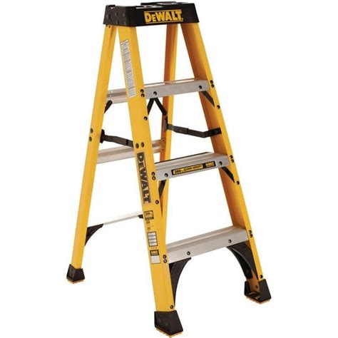 Dewalt 4 Foot Fiberglass Step Ladder Type Ia 300 Pound Load Capacity