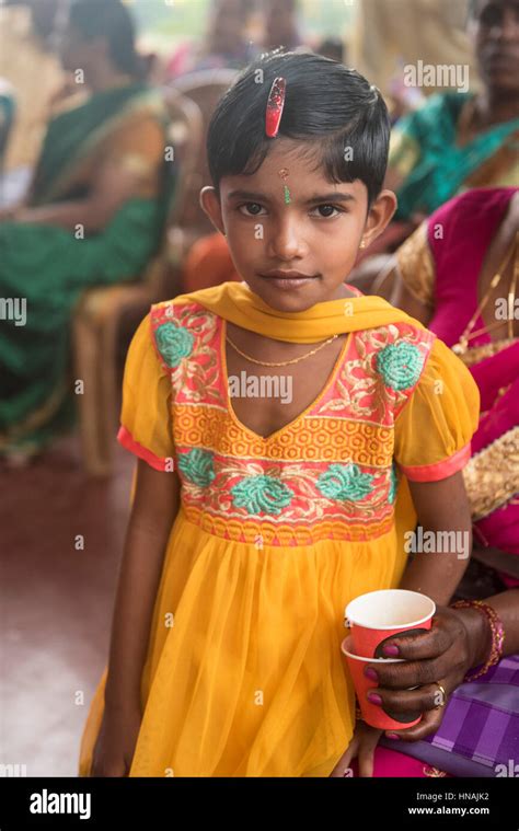 Sri Lankan Girl Hi Res Stock Photography And Images Alamy
