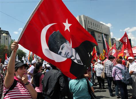 Turkish protest leaders meet Erdogan deputy as turmoil continues - The ...