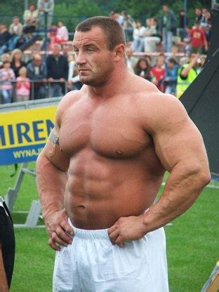 Jego karierę śledziło liczne grono fanów, którym z resztą może pochwalić się do tej pory. Burneika VS. Pudzianowski - Page 2